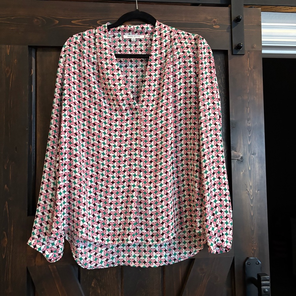 Rose & Olive Geometric V-Neck Blouse - Pink Peace Sign Print